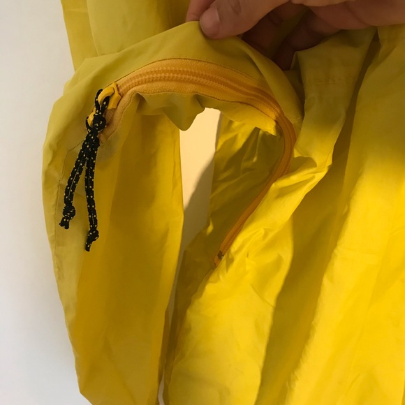 REI Unisex Rain Jacket - Picture 4 of 6